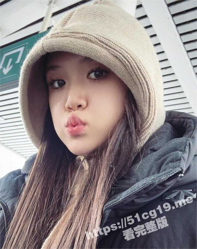 04年在职护士 程仪 纹身反差女 啪啪喝尿流出 小骚货私下极其淫荡 被金主爸爸无情玩弄！-51吃瓜网