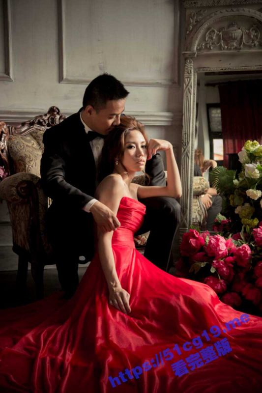 香港 淫人妻子笑呵呵已婚夫妻寻刺激 招人操妻子自己拍摄玩 那些年玩过的3P联谊-51吃瓜网