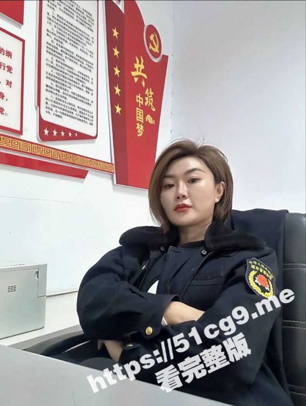 辽宁鞍山极品反差女城管  张春梅 与领导酒店开房偷情视频遭曝光 饥渴短发少妇韵味十足 为了上位给领导又吹又舔-51吃瓜网