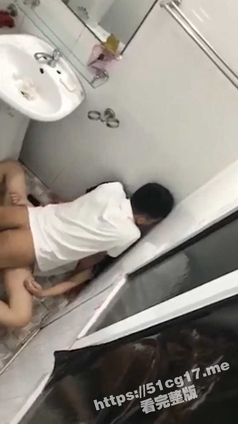 元旦同学聚会人喝醉酒不见了 找半天在厕所找着了 顺便还打了一炮！ - 51吃瓜网-51吃瓜网