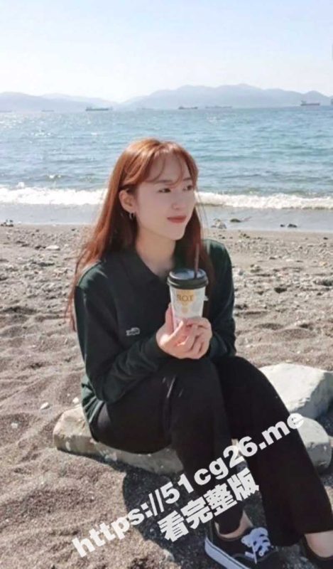 情侣厕所门！情侣公共厕所啪啪视频被流出 女主酷似张小斐  这男的还给自己打马赛克 真的不是男友故意泄漏的？-51吃瓜网