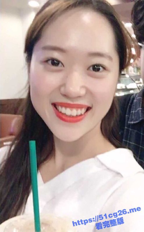 韩国情侣厕所激情 无套后入啪啪自拍 女的全程不敢叫出声 被怼的高潮不断！-51吃瓜网