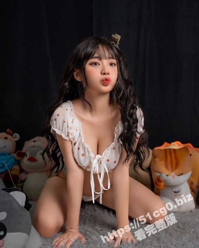 onlyfans极品身材网红 yuumeilyn 火爆各大成人平台的 越南阿黑颜OF 童颜巨乳身材一流-51吃瓜网