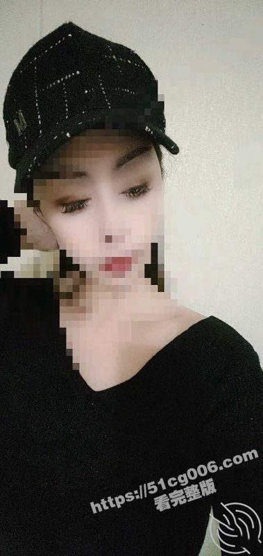 海角乱伦大神雪夜 最新私拍！穿着旗袍的雪姨被我在桌子上沙发上猛操内射 成熟的女人好有味道！-51吃瓜网