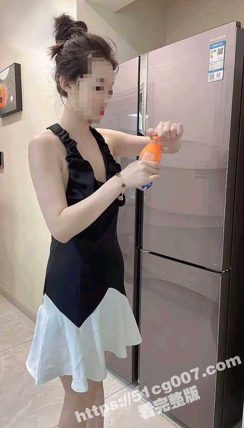 大哥没在家跟朋友去外地办事 给嫂子送礼物 跟嫂子这次疯狂做爱太淫荡了 - 51吃瓜网-51吃瓜网