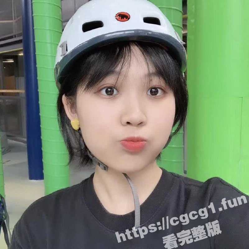 浙江外国语学院 短发嫩妹 吴语汐 给炮友自拍私密视频流出 小小年纪奶子是真不小！-51吃瓜网