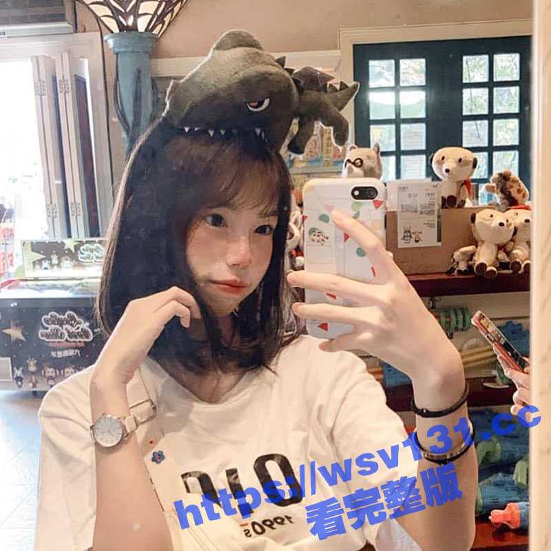 可爱短发小姐姐被职校男友强制拍啪啪视频 小姐姐很害羞不肯露脸 但最后还是坳不过男友被强制露脸后入 - 51吃瓜网-51吃瓜网