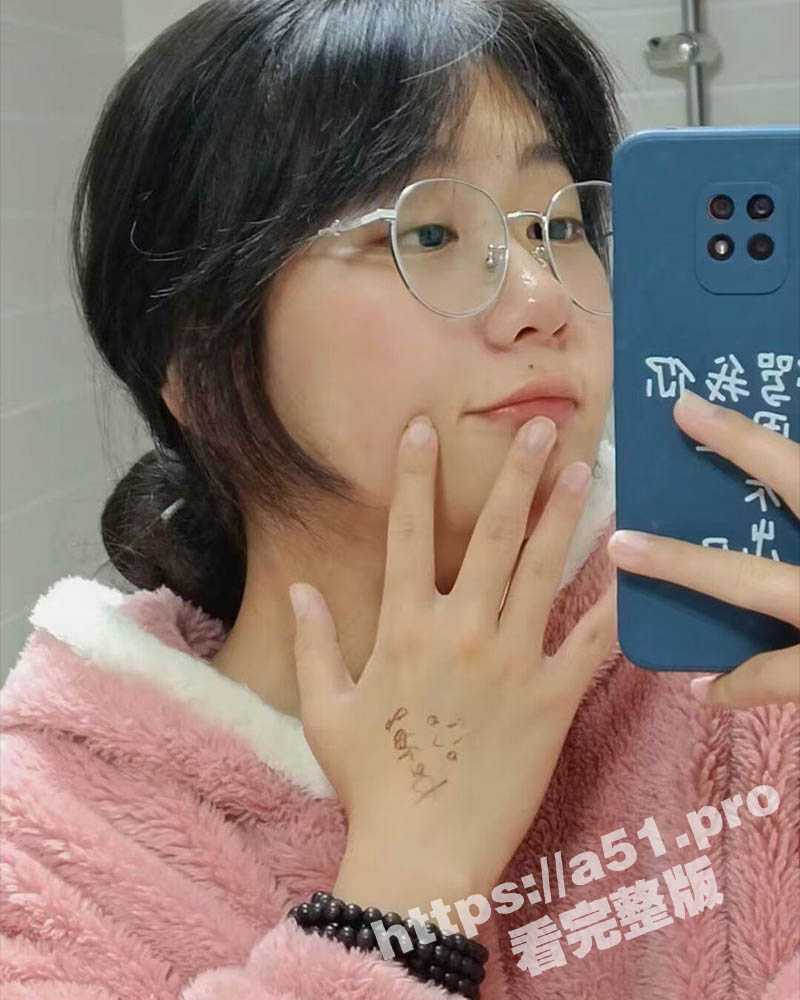 玩CSGO认识的太原理工嫩妹 表面上是好好学生 但在床上非常的闷骚 虽然不是处不过小穴依然紧致 - 51吃瓜网-51吃瓜网