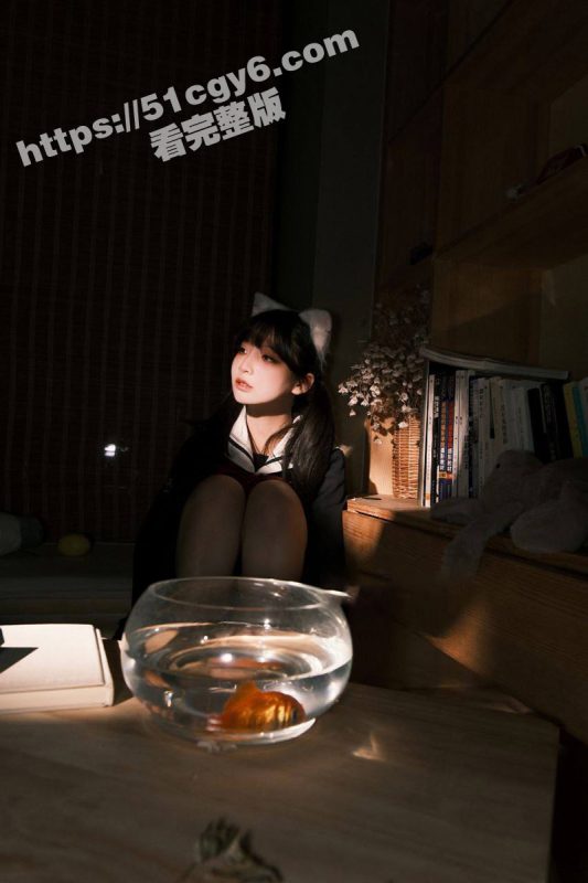 童颜巨乳女大学生 星野柒兔 私拍福利写真 黑丝抓鱼女孩跳骚舞 真空制服大秀白虎骚穴！-51吃瓜网