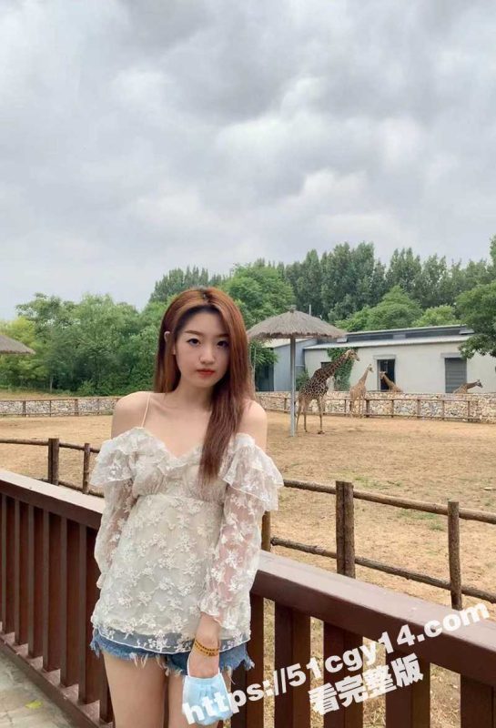 这样的蜜桃女友你想要吗？极品小护士与男友做爱竟被渣男偷拍曝光 这大屁股后入起来真带劲！-51吃瓜网