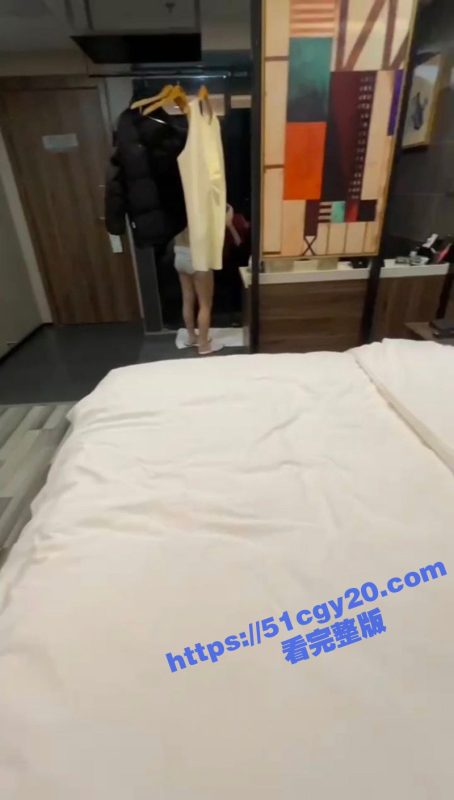 真实母子乱伦 燥热难耐约骚妈去酒店做爱 怒操老逼又是败火的一天！-51吃瓜网