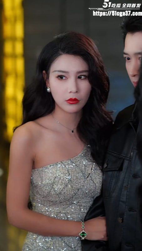 擦边短剧《佳人扶我凌云志》废柴被物质女友抛弃后 意外觉醒软饭系统 开启逆袭之路!-51吃瓜网