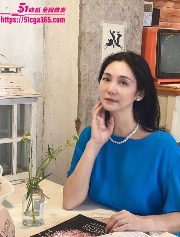 乱伦大神 海角小涛 性感骚妈醉酒后惨遭淫魔儿子强上 操哭后下意识发出呻吟！-51吃瓜网