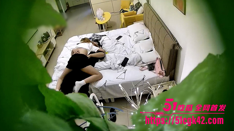 大学城附近公寓偷拍精选 精神小妹与男友激情性爱 女上位骑乘疯狂榨精！ - 51吃瓜网-51吃瓜网