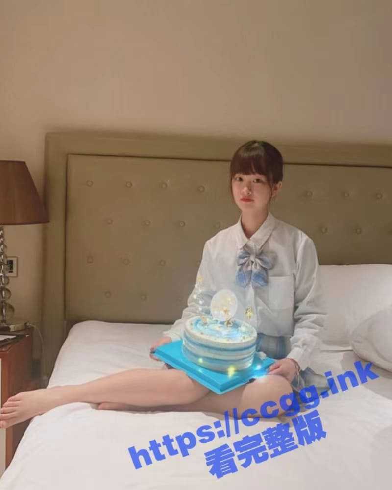 广东20岁女孩【苏萌萌】过生日在酒店拍私房照 被摄影师强奸数次 并将精液射在蛋糕上让其吃下 - 51吃瓜网-51吃瓜网
