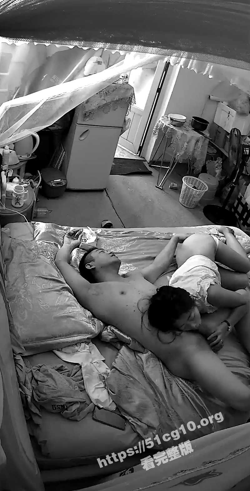 一天不吃鸡吧浑身难受！性欲旺盛的女人每天都要给老公口 裹硬了骑上J8就开操 饥渴的女人真可怕 - 51吃瓜网-51吃瓜网