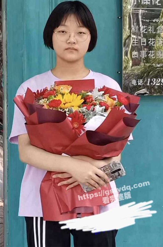 池河中学乖乖女3P！ 池河中学山东学生妹 老师眼里的乖乖女三好学生 穿校服玩多人运动 这下火了-51吃瓜网