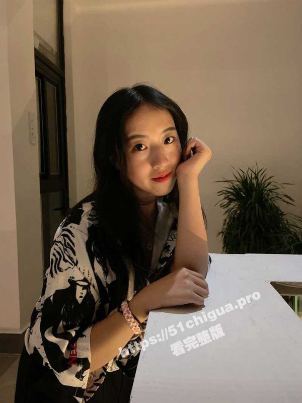 兰州西花苑地区幼儿园 吴心怡 勾引学生家长想当小三  绿帽男友投稿性爱视频曝光骚货 怼脸拍摄实锤-51吃瓜网