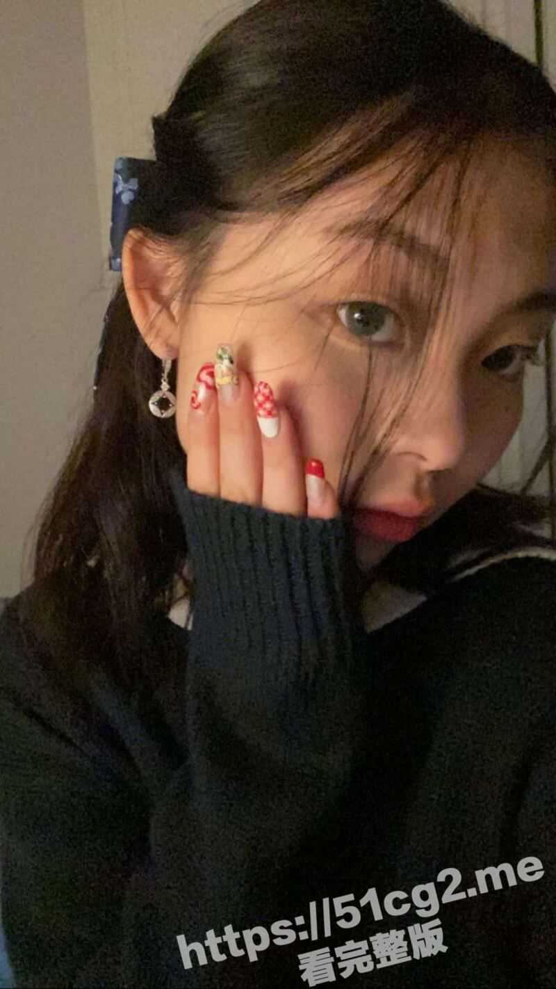 19岁花季少女 Luckytu 极品反差 露脸大学生美乳翘臀 被变态金主肛塞 变装 手铐 花式啪啪！ - 51吃瓜网-51吃瓜网