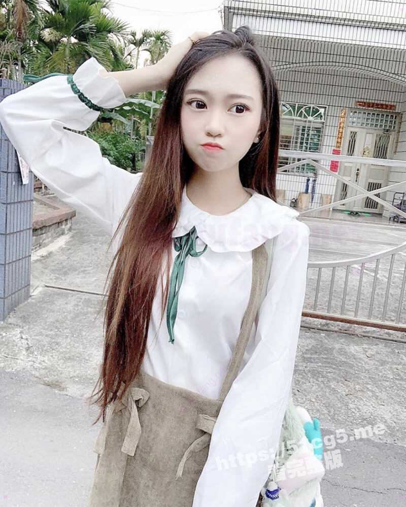 被假经纪人欺骗的极品嫩妹 主动掰开鲍鱼看看是否处女 果然是人美逼美 翘臀大奶经纪人很满意 - 51吃瓜网-51吃瓜网