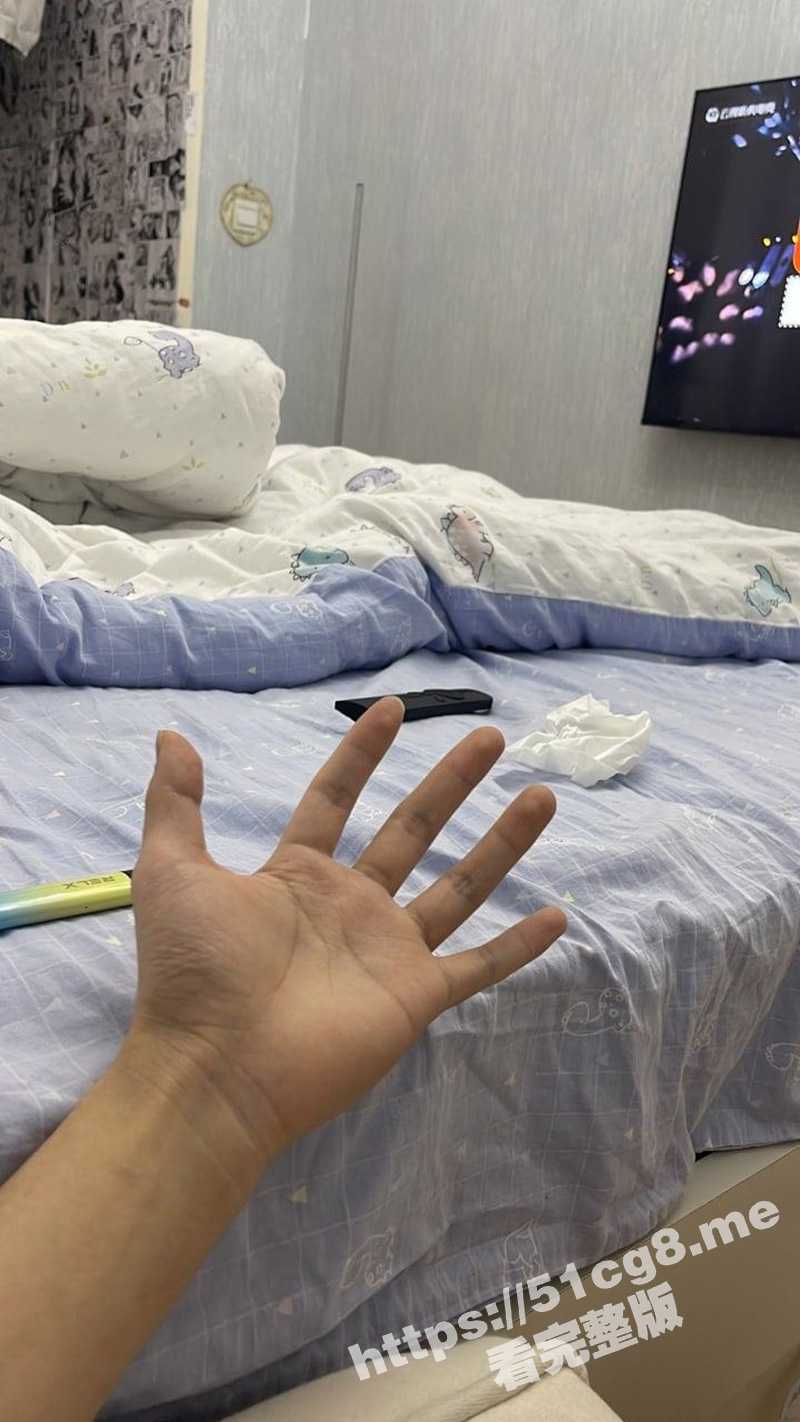 瓜友投稿别人的骚女友！今年初的时候玩过一段时间露出 目前只玩过双飞 开发换妻但是妹子不同意！ - 51吃瓜网-51吃瓜网