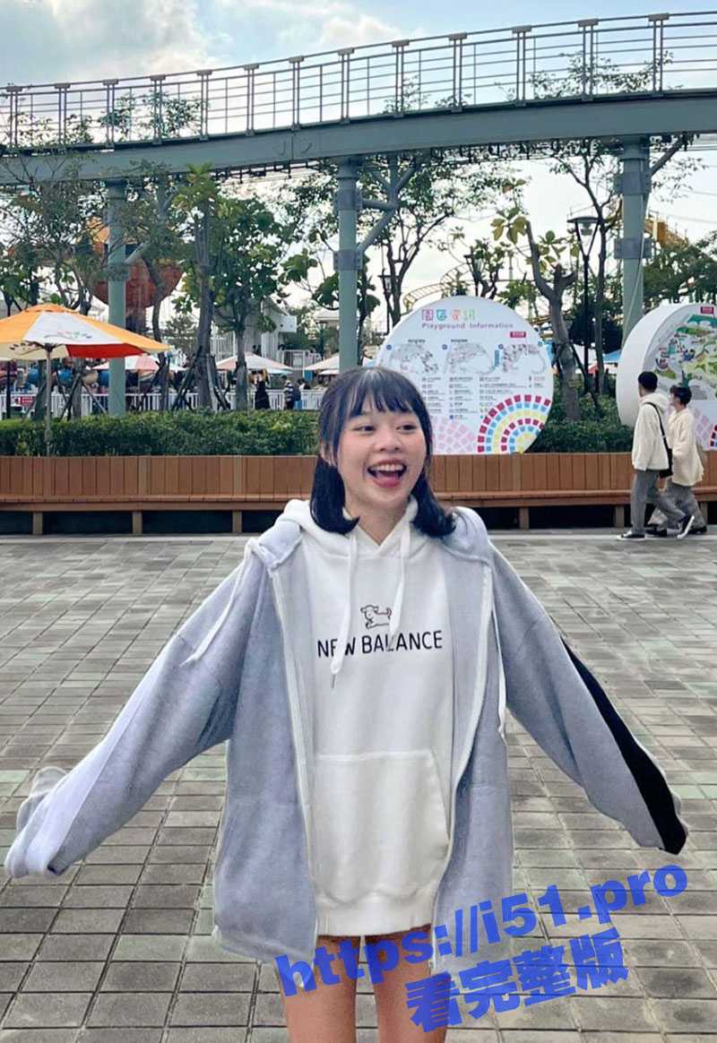 广东岭南师范学院清纯巨乳反差学妹 周文文 跨坐在学长的鸡巴上疯狂索取！ - 51吃瓜网-51吃瓜网