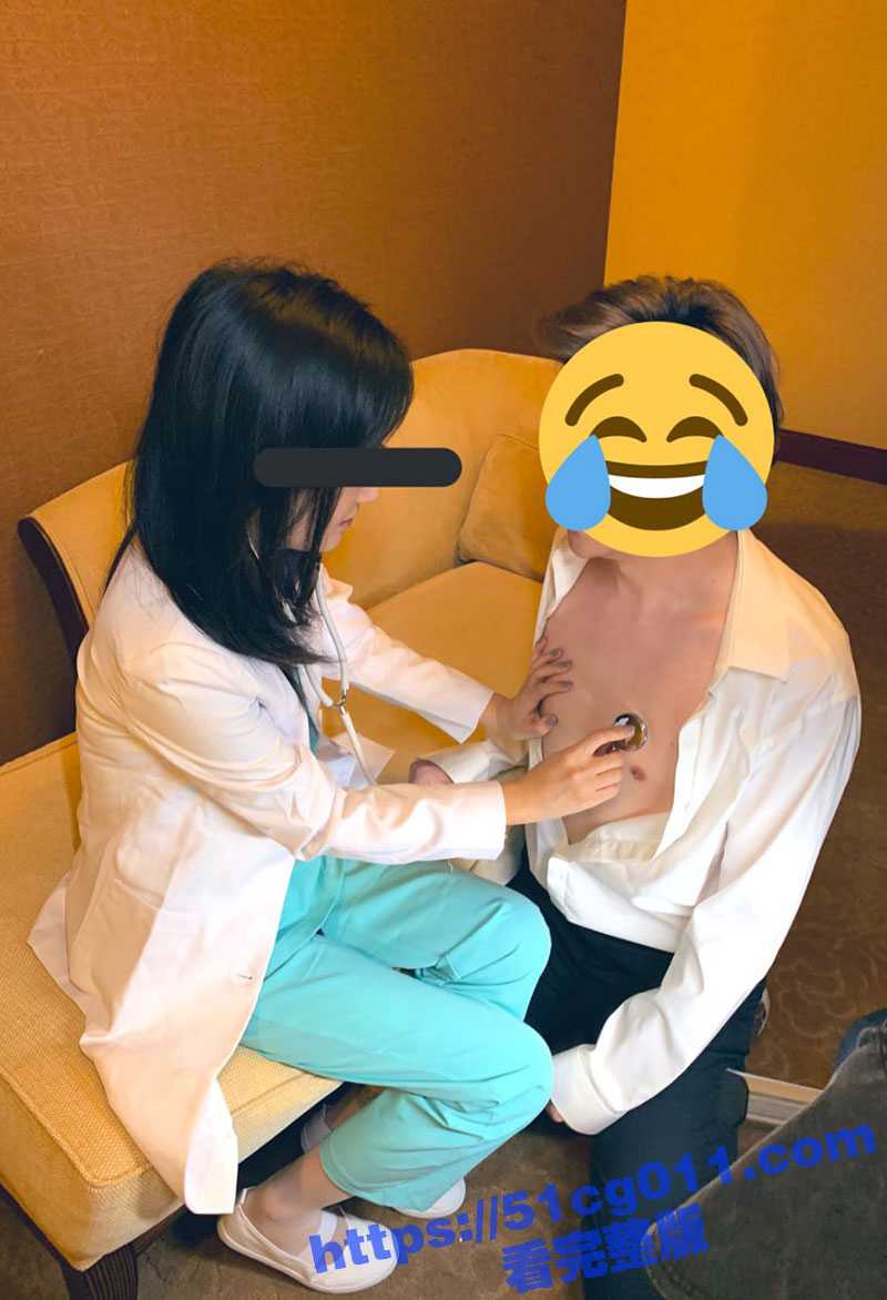 重度绿帽患者把自己的老婆贡献出去给单男爆操 自己一旁直播赚钱 分工明确！ - 51吃瓜网-51吃瓜网