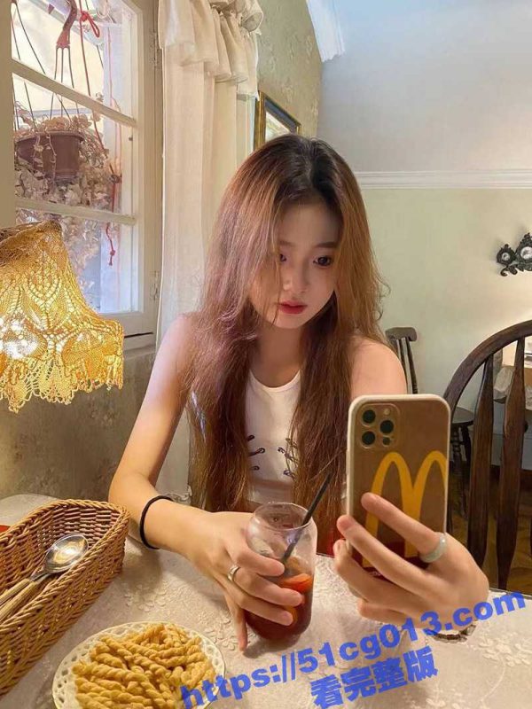 瓜友投稿 传媒学院学生妹被渣男抛弃后曝光 超高颜值完美身材 极品翘臀不知道正被谁把玩呢！-51吃瓜网