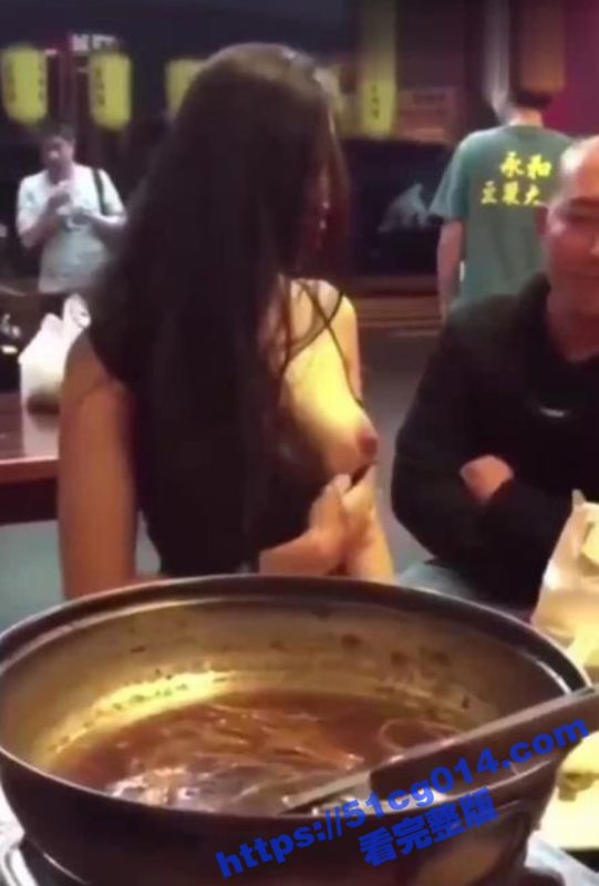 真实同学聚会名场面 超多大尺度视频合集 吃着饭唱着K就干起来 长腿班花被轮流舔逼！-51吃瓜网