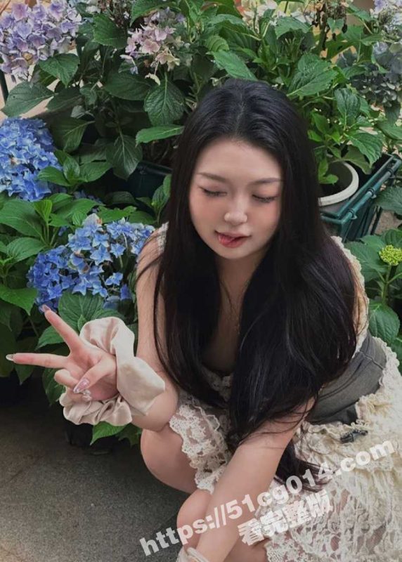 海南硕士学妹 翟兰月 毕业要到外地工作和学弟分手惨遭报复！微胖小母狗无毛嫩鲍 非常肥美 ！-51吃瓜网