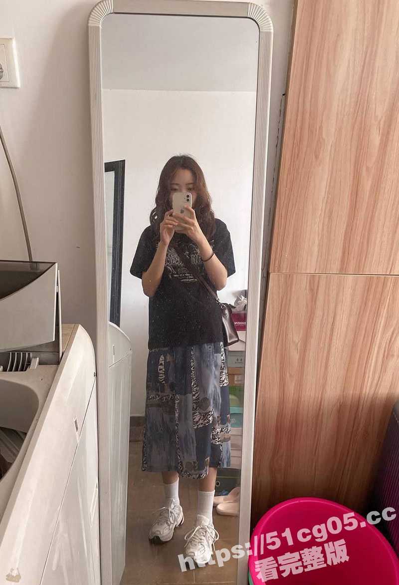 广州反差人妻护士 老公常年出差外地 自己的性欲又比较强 每天都在幻想找个屌大能力强的满足自己的骚穴! - 51吃瓜网-51吃瓜网