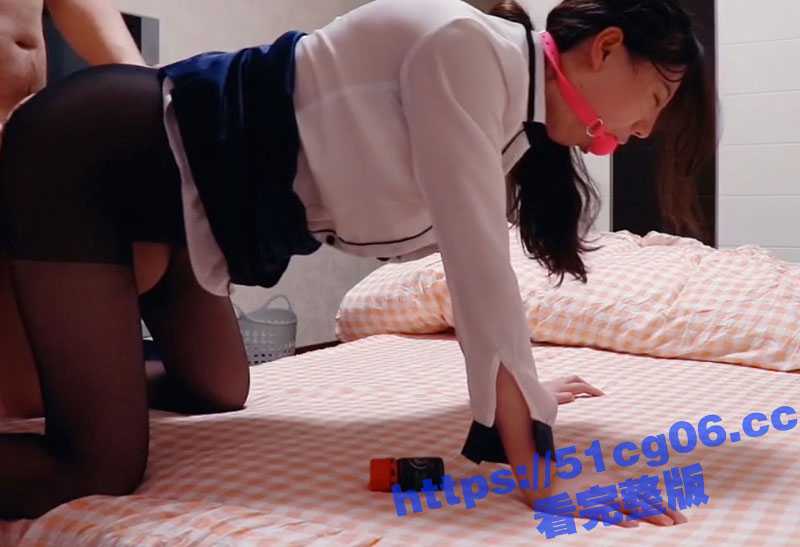 约炮大神将极品少妇调教成了一只反差母狗！喝尿 灌肠 深喉 耳光统统不在话下 还要边操逼边接儿子电话！ - 51吃瓜网-51吃瓜网