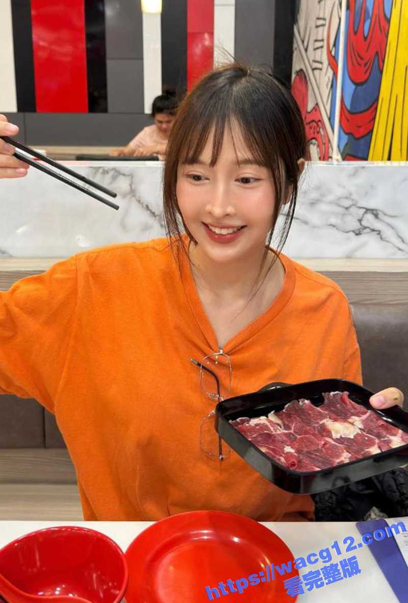 泰国人气网红 Deerlong 跪舔男友 深喉口爆吞精 精液一口吞不下 流到嘴角 视觉冲击力爆棚！ - 51吃瓜网-51吃瓜网