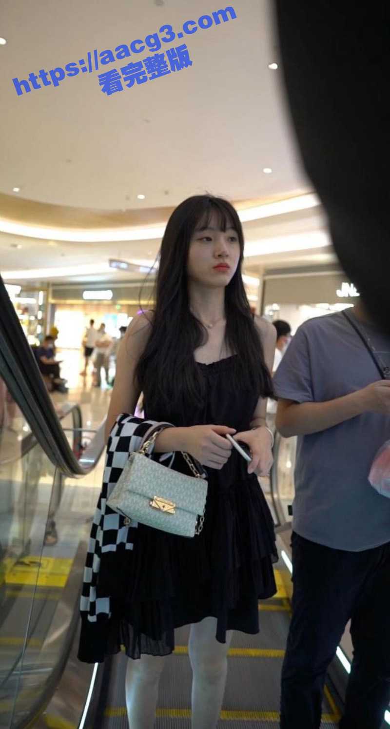 抄底大神商场尾随3位包臀裙极品美女 修长美腿紧夹白色T字骚内 裙底风光美妙绝伦 - 51吃瓜网-51吃瓜网