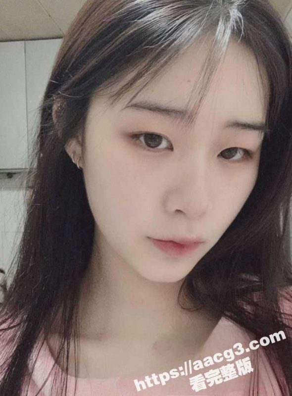 苏州科技大学郑洋 平常一副厌世脸 私下却是极品骚母狗 为了吃到精液 跪在男友脚下主动吞精-51吃瓜网