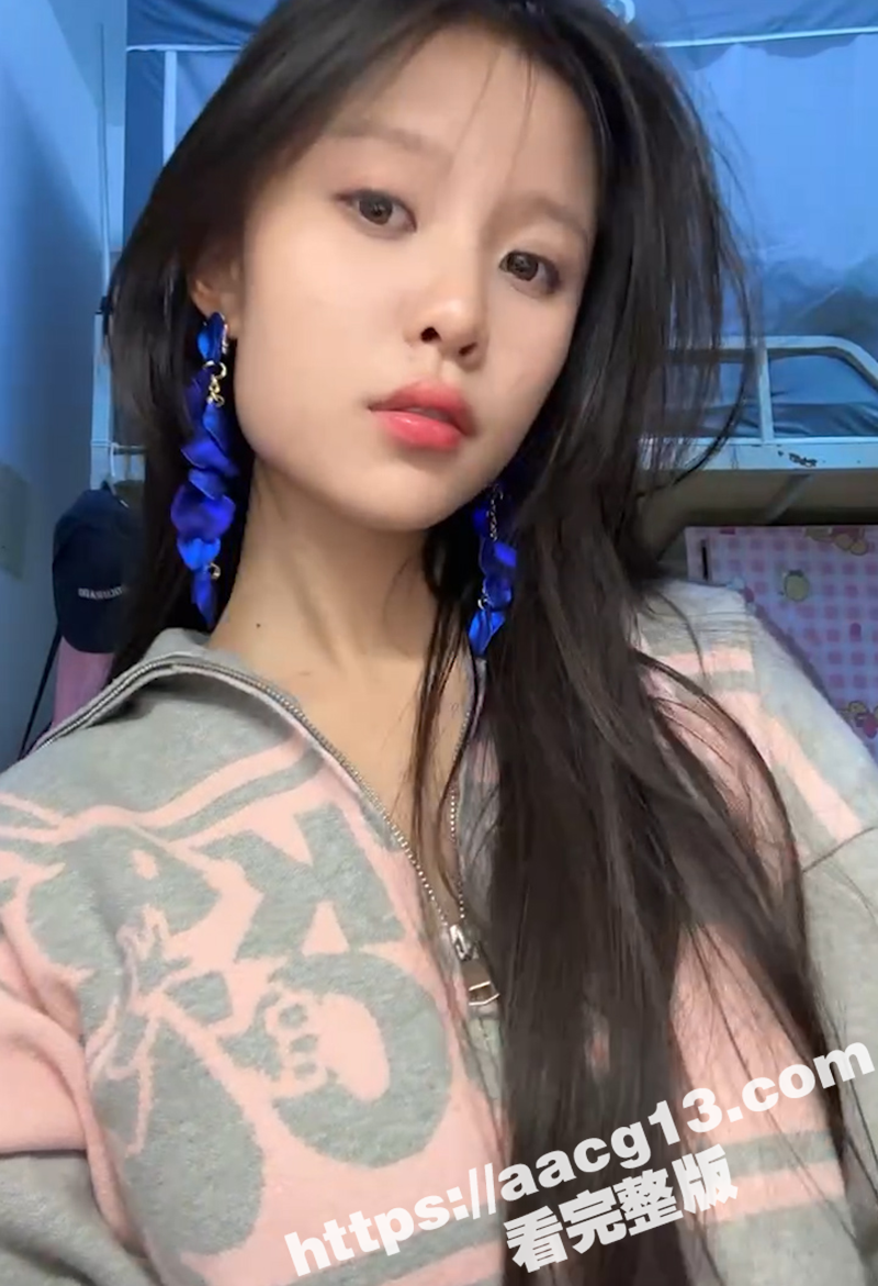 大连外国语大学反差学生妹 曾宝燕 喜欢在网上露出裸聊 经常深夜寻求前男友激情约炮 - 51吃瓜网-51吃瓜网