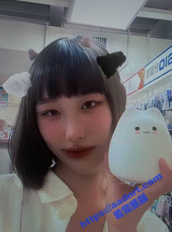 台湾高中学生妹 霍青 被社会男友套路PUA 给自己黄毛兄弟白嫖 女上摇摆摄人心魂！-51吃瓜网